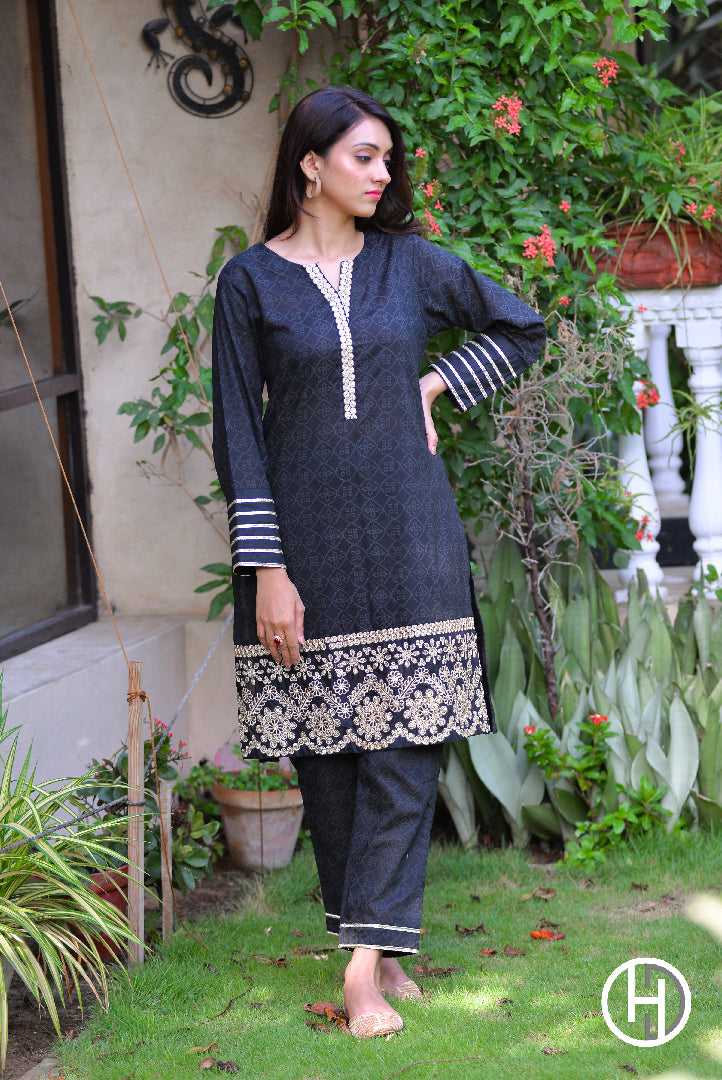 EMBROIDERED SUIT 1PCS STITCHED (KHES-04)