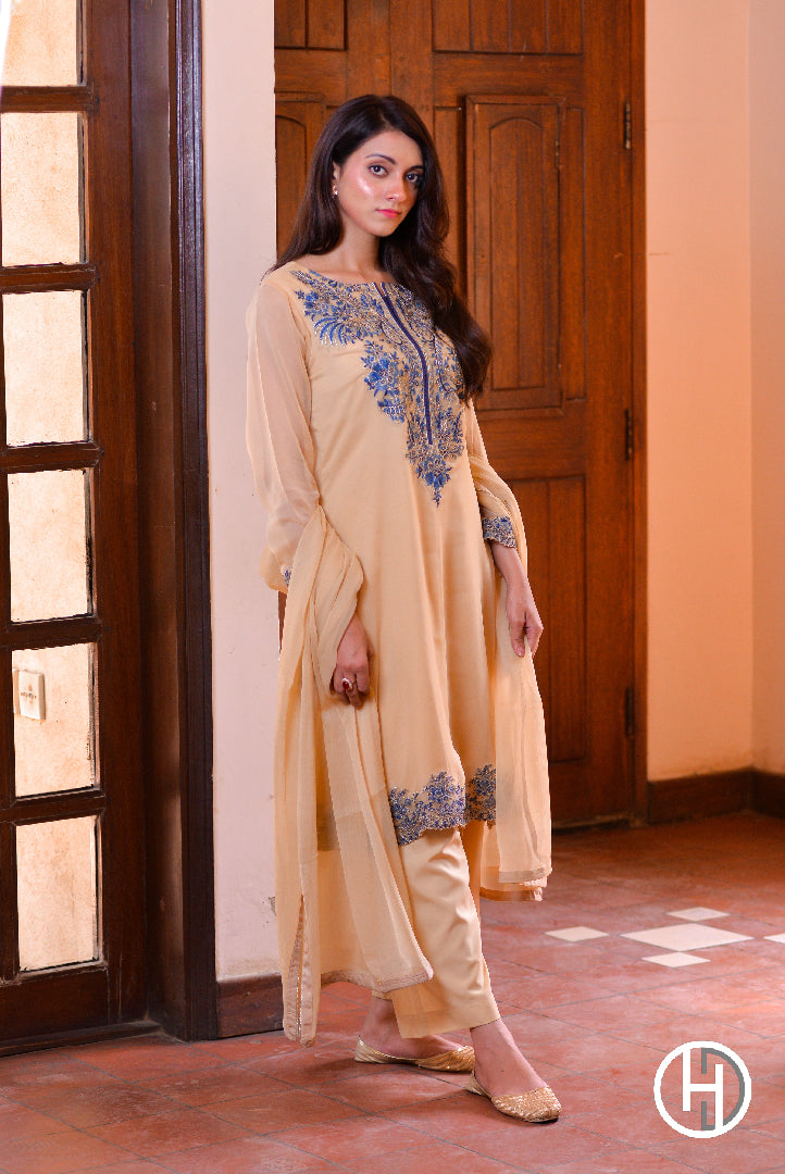 EMBROIDERED SUIT 3PCS STITCHED (KHES-06)